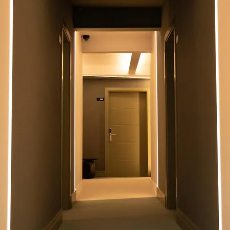 Intramuros Aparthotel 4*