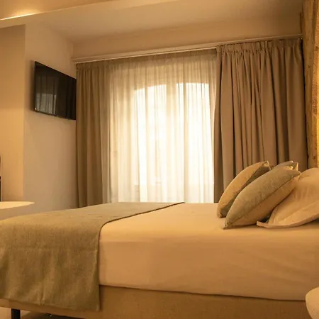 Apartahotel Intramuros 4*