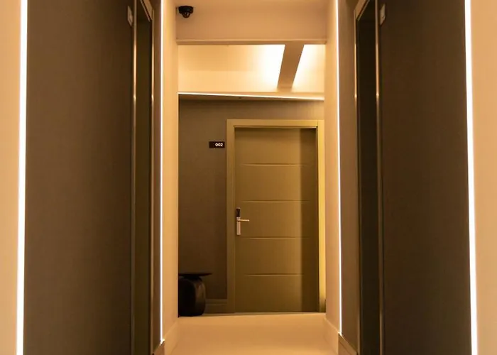 Intramuros Aparthotel 4*